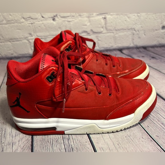 Jordan Flight Origin 3. Size 5.5Y
Gym Red/Black-White-Black - Picture 2 of 16